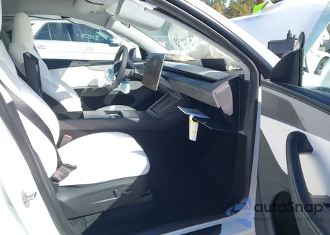 2026 Tesla Model Y Long Range Dual Motor All-Wheel Drive from USA, damaged, VIN 7SAYGDED3TA473088